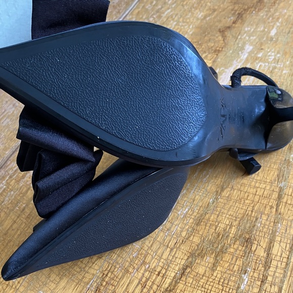 Zara Black Heels with Bow Accent - Picture 5 of 5